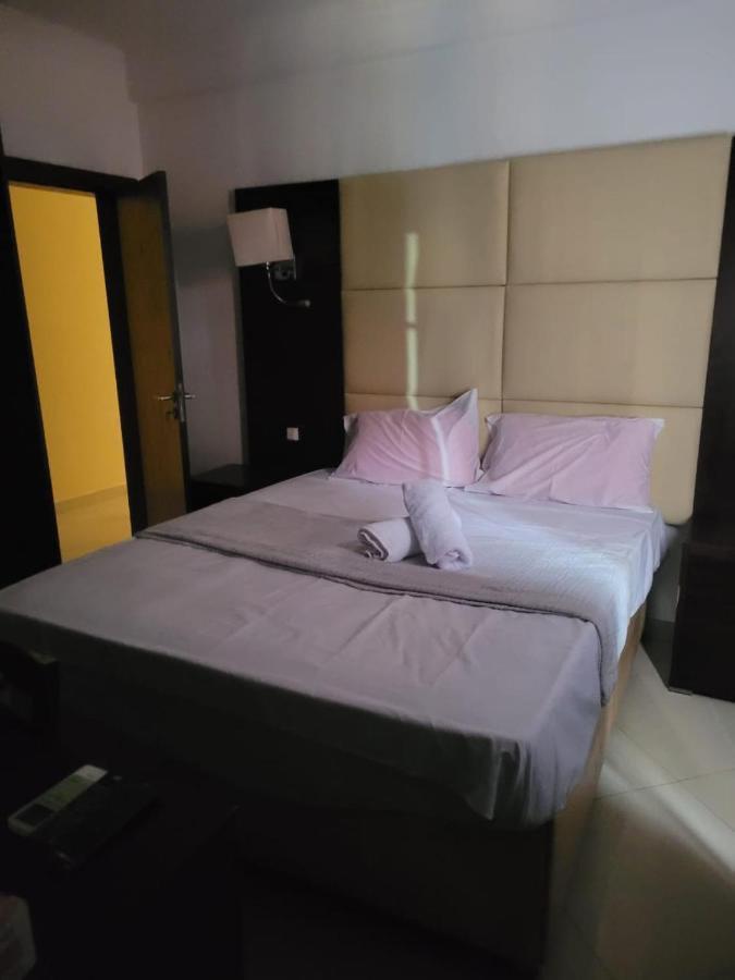 Guest House La Plaza Luanda Exterior photo